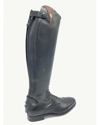 Stivale mod.987 Nero Con Top Triangolo Color Aragosta