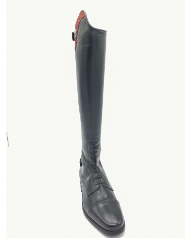 Stivale mod.987 Nero Con Top Triangolo Rosso