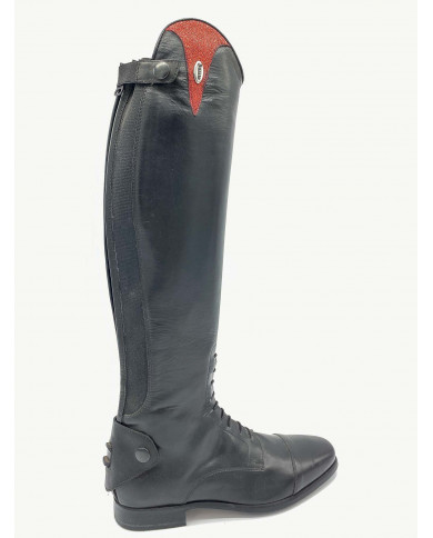 Stivale mod.987 Nero Con Top Triangolo Rosso